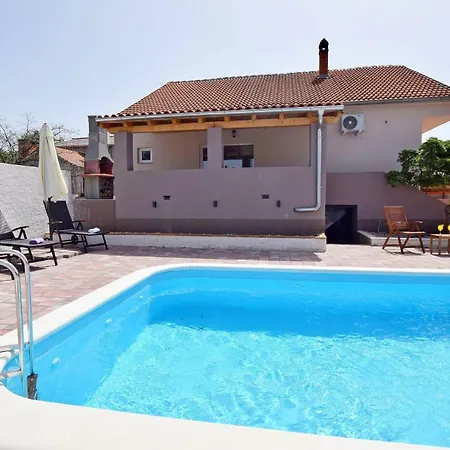 Dom wakacyjny House Gabriela *